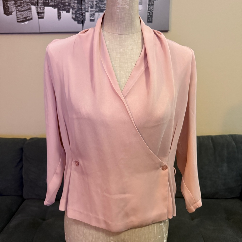 🏷️ 3 for $10 - F21 Pink Long Sleeve Wrap Top